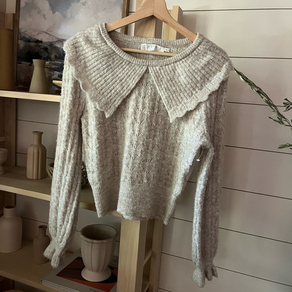 ASTR knit wool blouse brand new
